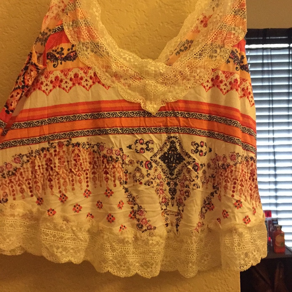 Top - Picture 2 of 3